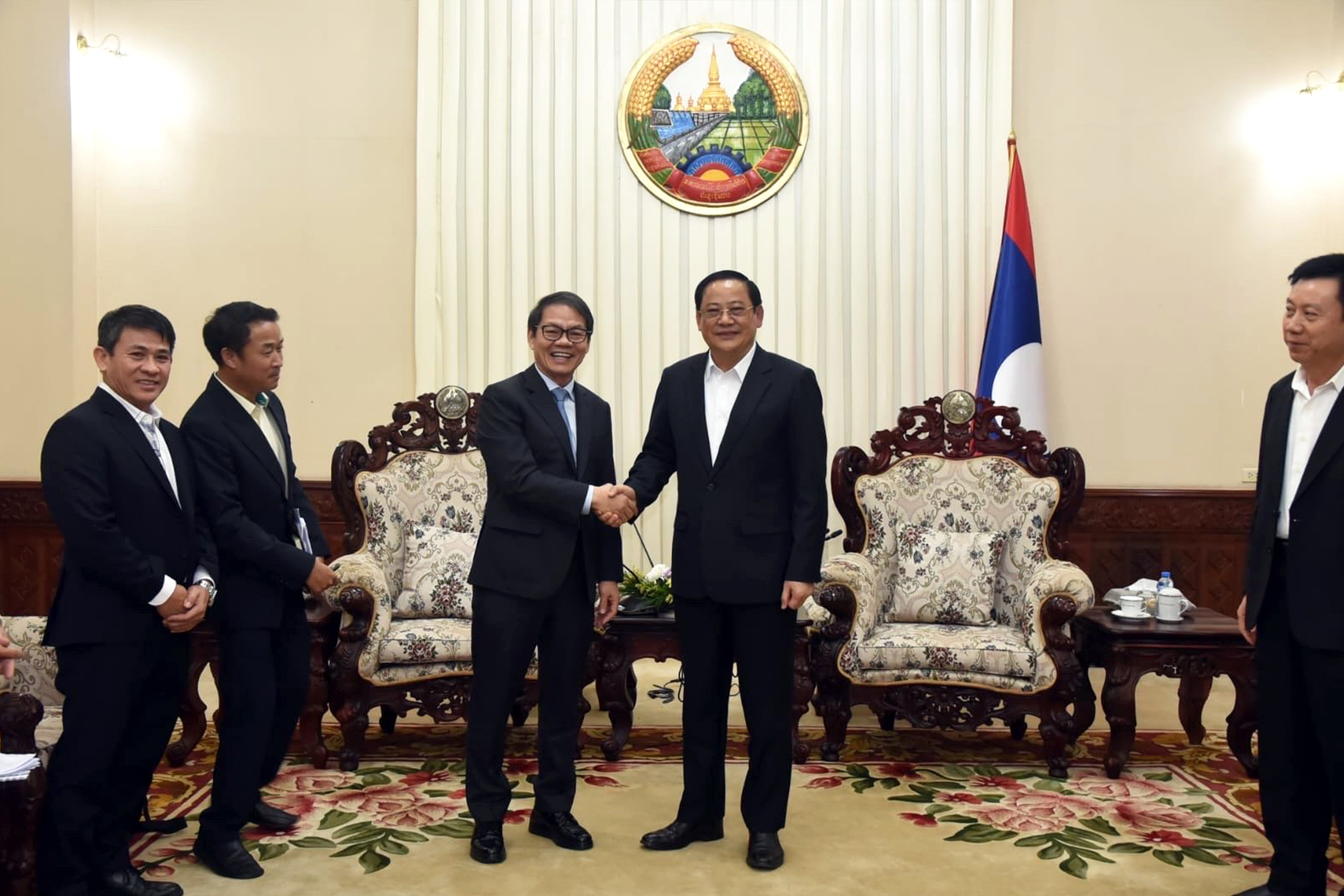 Thủ tướng nước Cộng hòa Dân chủ Nhân dân Lào tiếp đoàn Lãnh đạo THACO