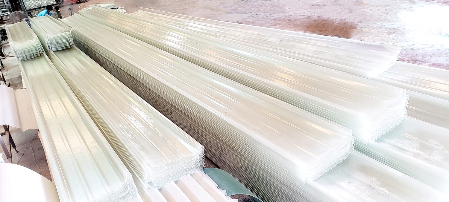 Phương pháp phần tử chuyển động trong phân tích động lực học tấm composite chịu tải trọng động có xét đến ảnh hưởng nhiệt độ