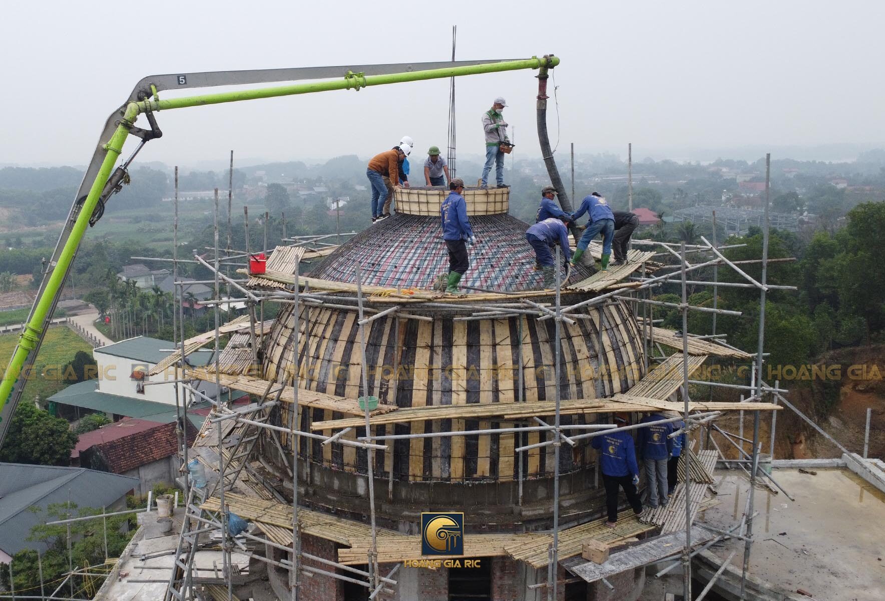 Nghiên cứu mô phỏng xác định hệ số khí động của công trình nhà mái vòm hở bốn phía có mặt bằng hình chữ nhật