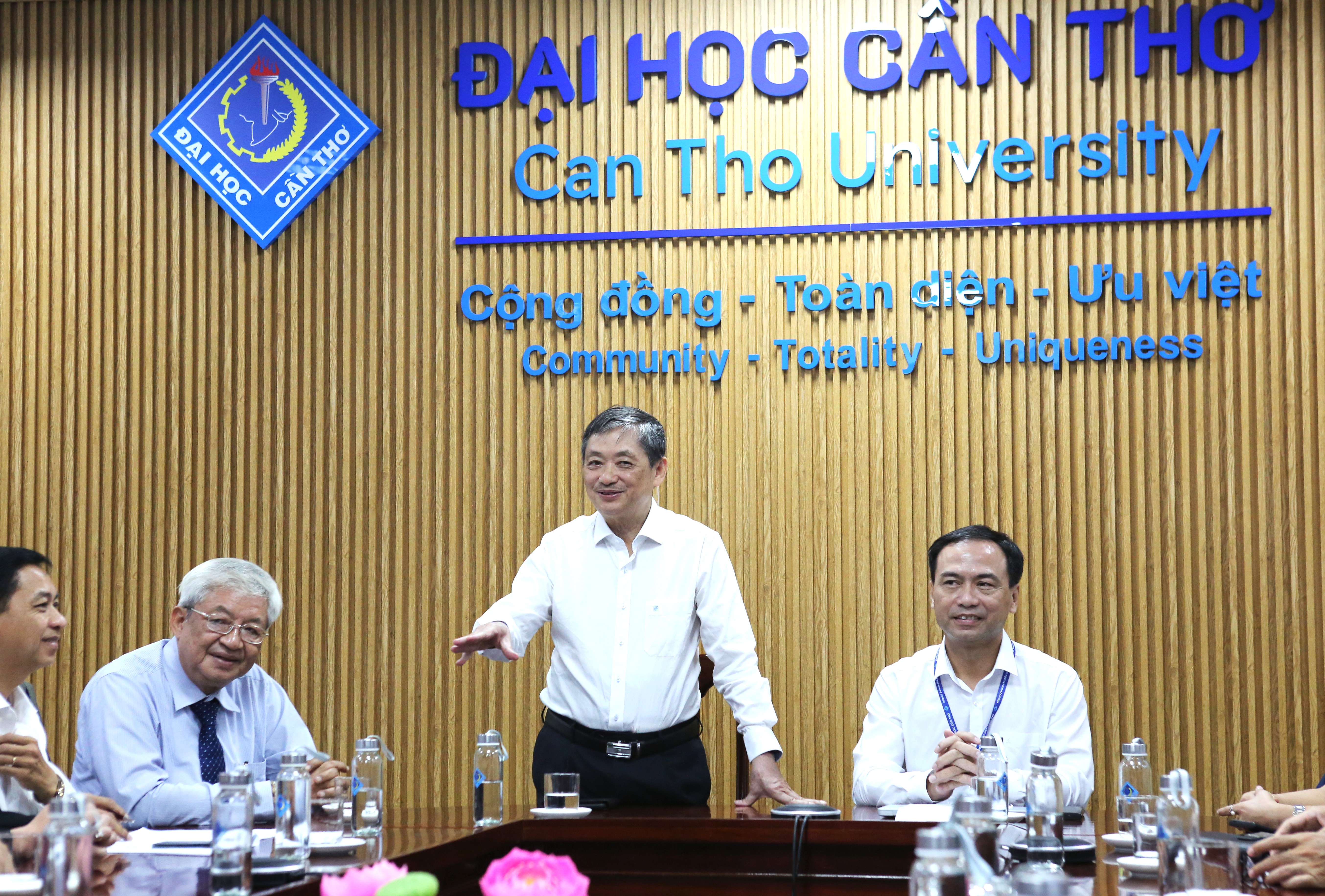 Đoàn công tác Tổng hội Xây dựng Việt Nam làm việc với Đại học Cần Thơ