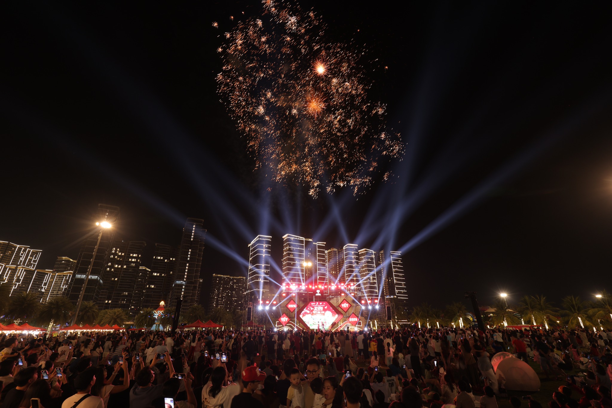 Cư dân Vinhomes Grand Park đón Tết sớm: 'Chưa khi nào chúng tôi hết tự hào về nơi mình sống'