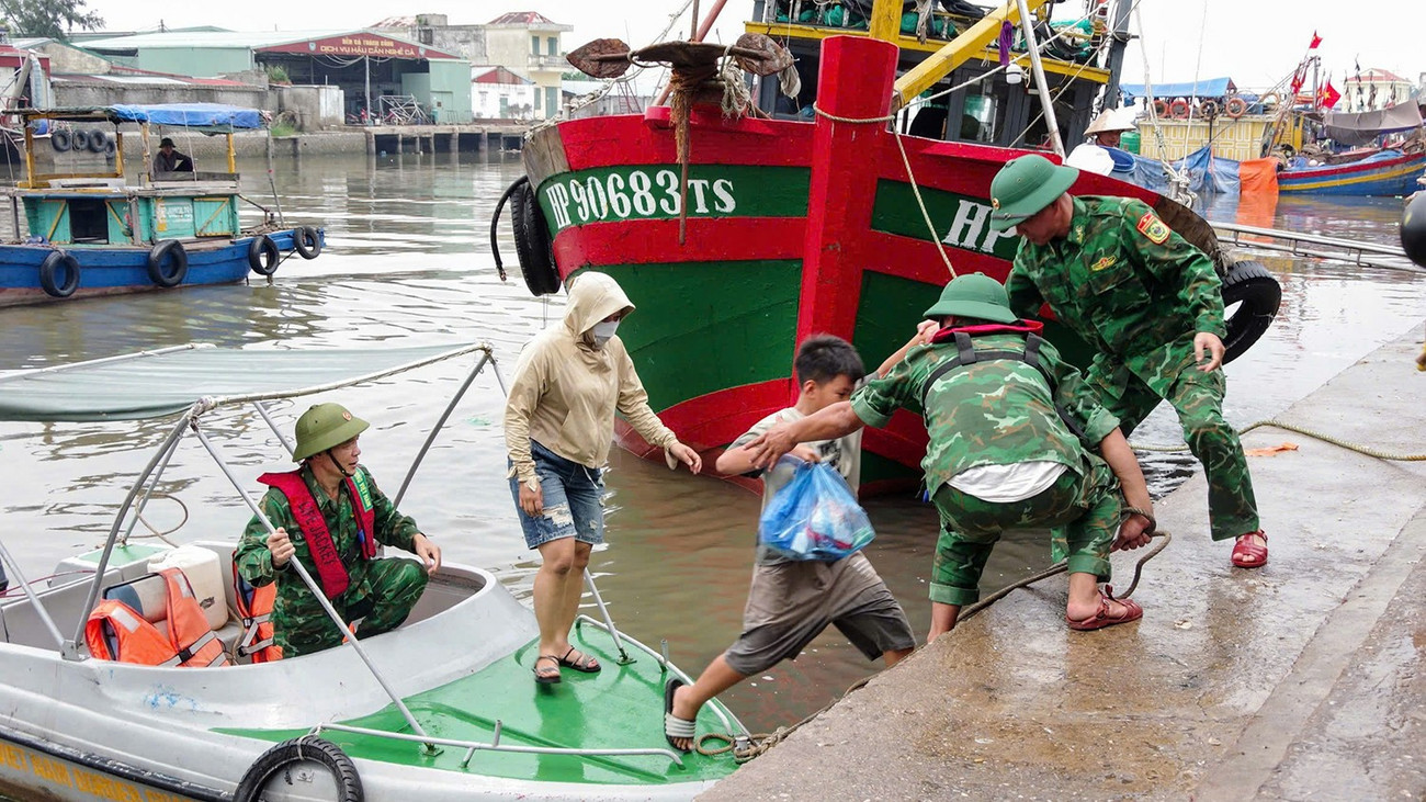Bộ Xây dựng yêu cầu chủ động ứng phó bão số 9