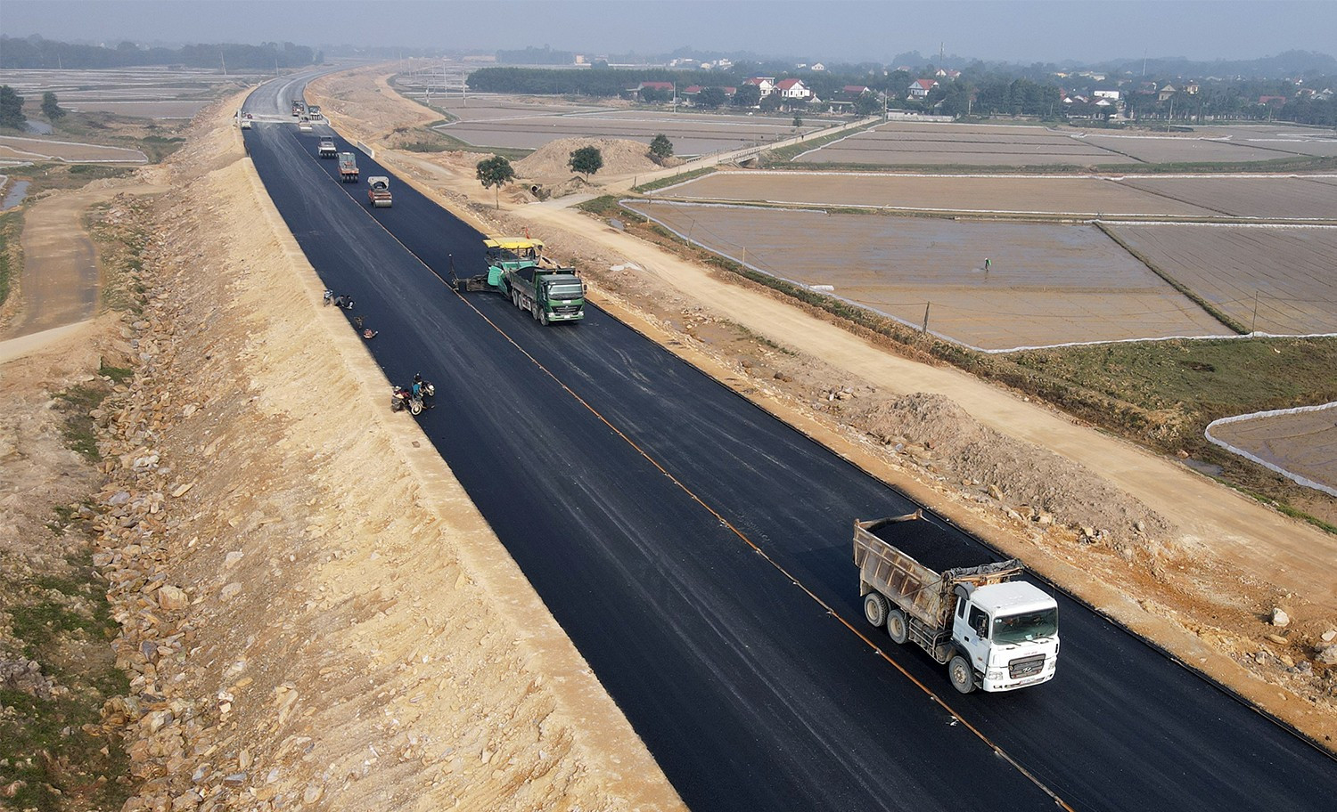 Hoàn thành 5 dự án thành phần cao tốc Bắc - Nam phía Đông trong năm 2025