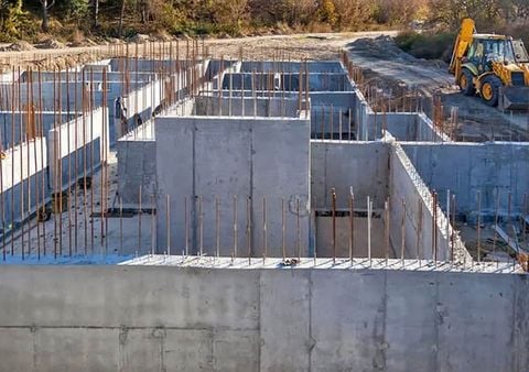 Tính toán khả năng chịu lực của bản bê tông cốt thép bằng phương pháp cân bằng giới hạn chịu tác dụng tải tập trung