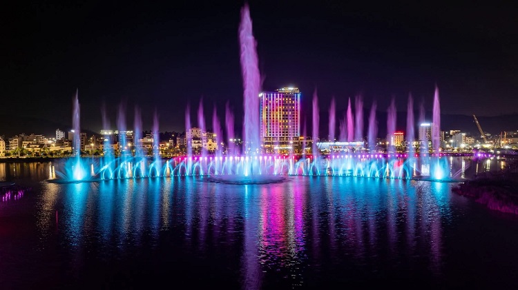 Halong Marina ra mắt Halo Bay Show: Biểu tượng giải trí mới bên vịnh Di sản, xác lập 03 kỷ lục Việt Nam