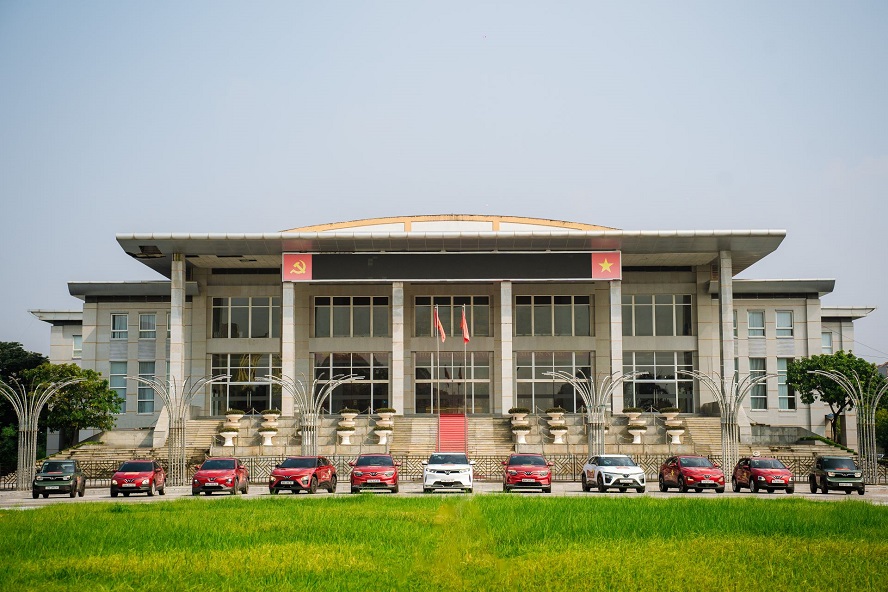 Hưng Yên - Gia Lai rần rần 'thu xăng đổi điện': Quy trình '3 tại chỗ' gọn lẹ, ưu đãi dày tay
