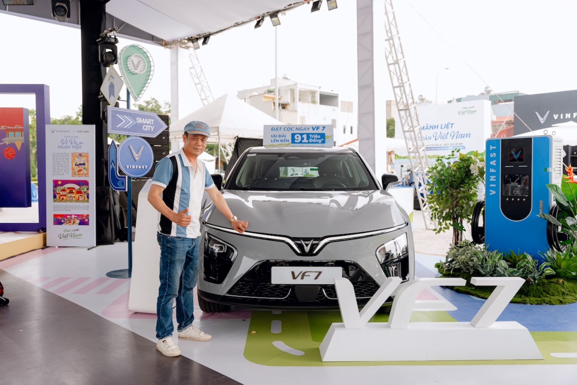'Vi vu muôn ngả - Phủ xanh Việt Nam': VinFast mang đại tiệc xe điện đổ bộ Hải Phòng