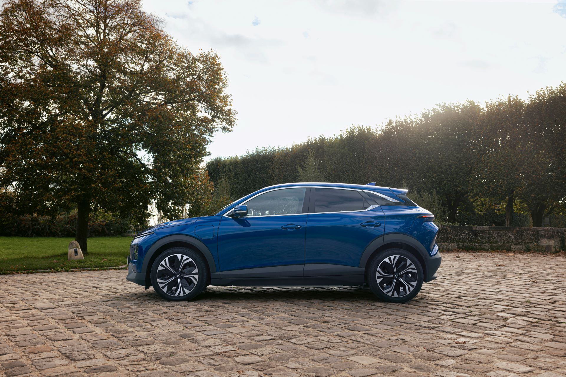 Mua VinFast VF 6 chỉ 0 đồng trả trước, 0 đồng sạc pin, lãi suất cố định 7%/năm