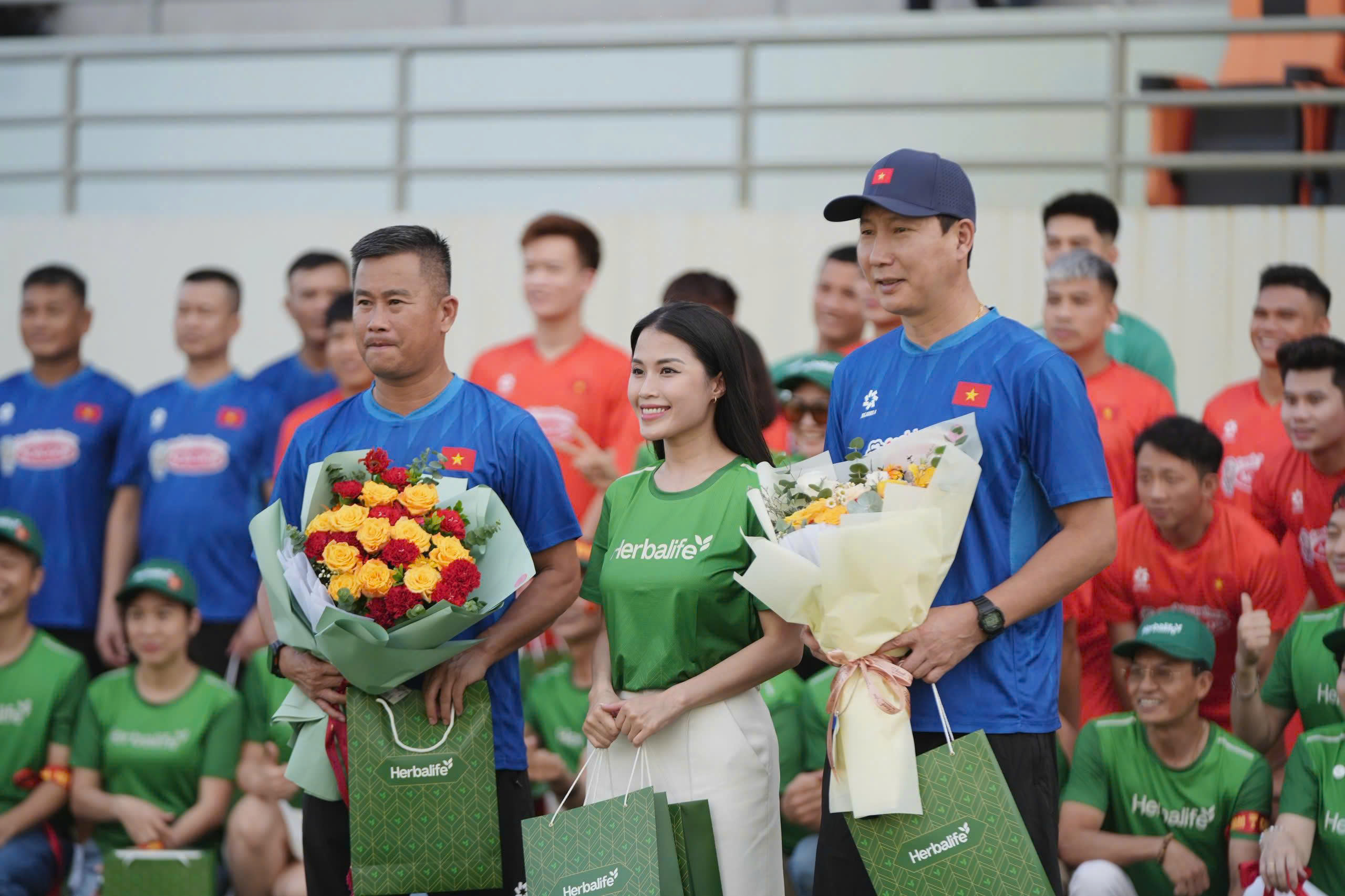 Herbalife Việt Nam tiếp sức cho các Đội tuyển Bóng đá Quốc gia Việt Nam