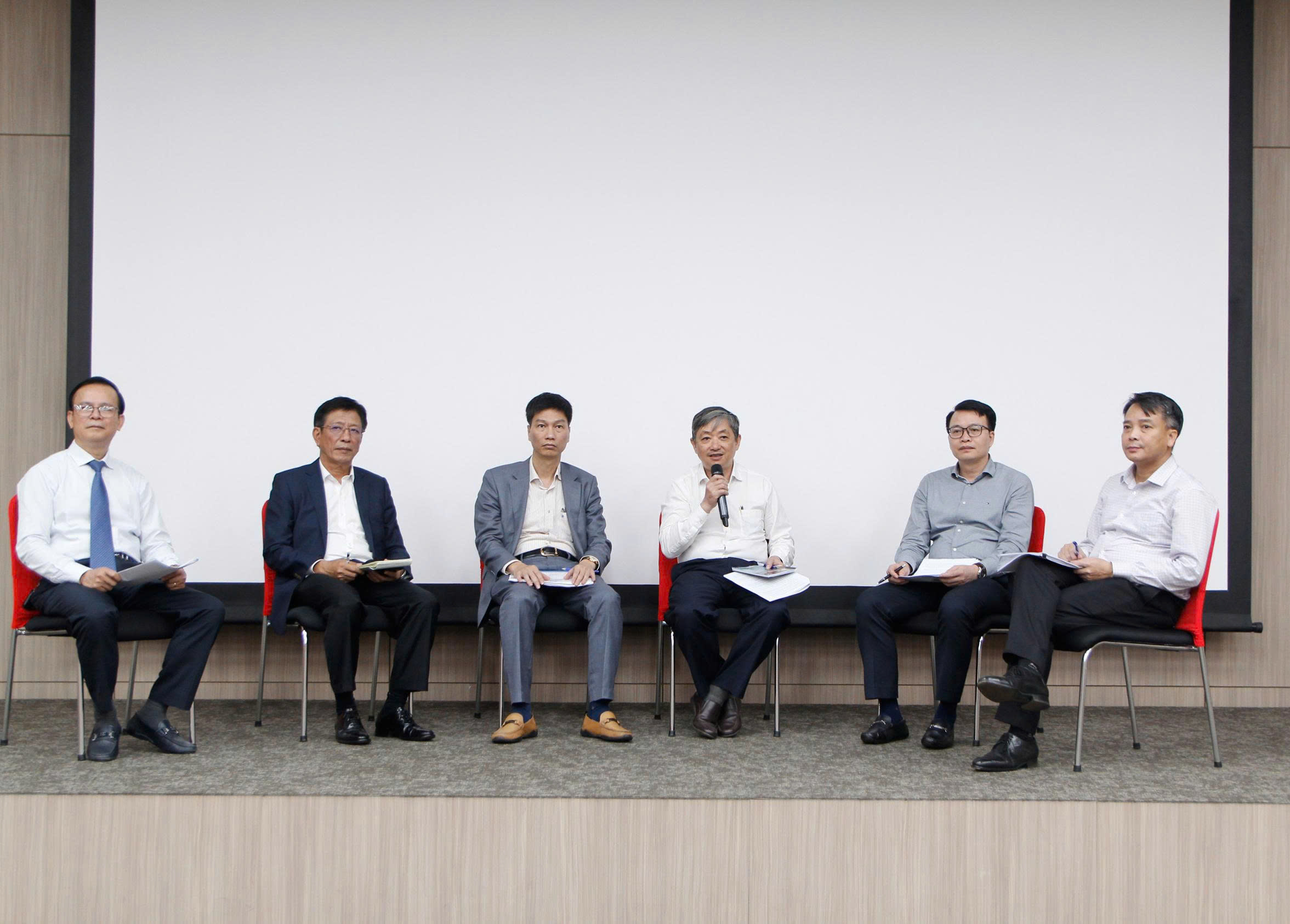 Tọa đàm góp ý Dự thảo các Nghị định hướng dẫn thi hành Luật Xây dựng