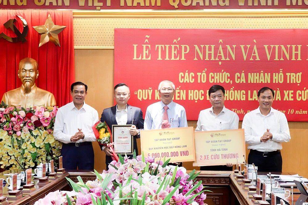 T&T Group hỗ trợ 5 tỷ đồng mở cánh cửa cho học sinh nghèo Hà Tĩnh vào đại học - Ảnh 1
