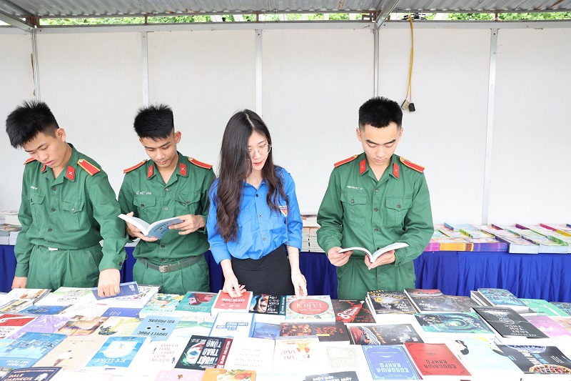 Bắc Ninh: Sôi động Ngày Sách và Văn hóa đọc Việt Nam - Ảnh 4