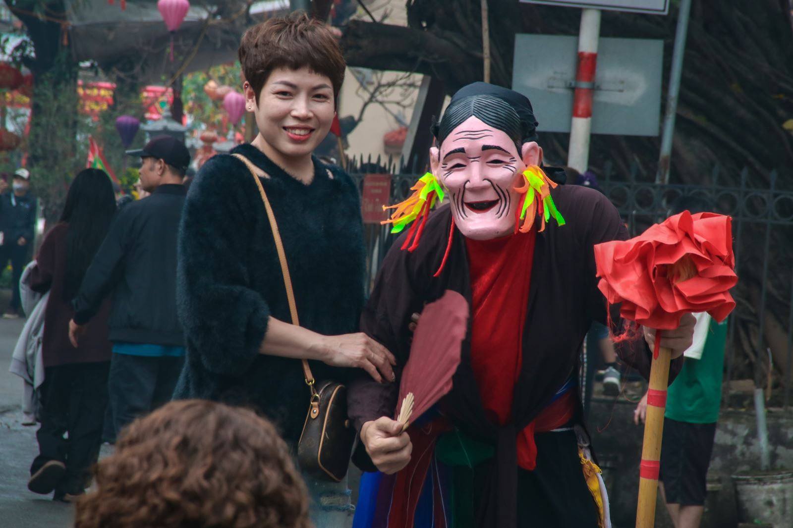 Trai l&agrave;ng Triều Kh&uacute;c t&aacute;i hiện điệu m&uacute;a 'Con đĩ đ&aacute;nh bồng' - Tinh hoa m&uacute;a cổ đất Thăng Long - Ảnh 11