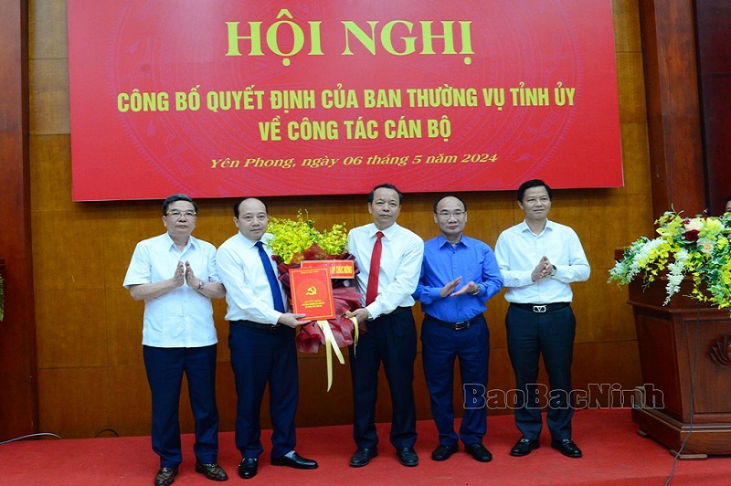 Bắc Ninh: Bổ nhiệm, điều động nhiều cán bộ chủ chốt các Sở và địa phương - Ảnh 2