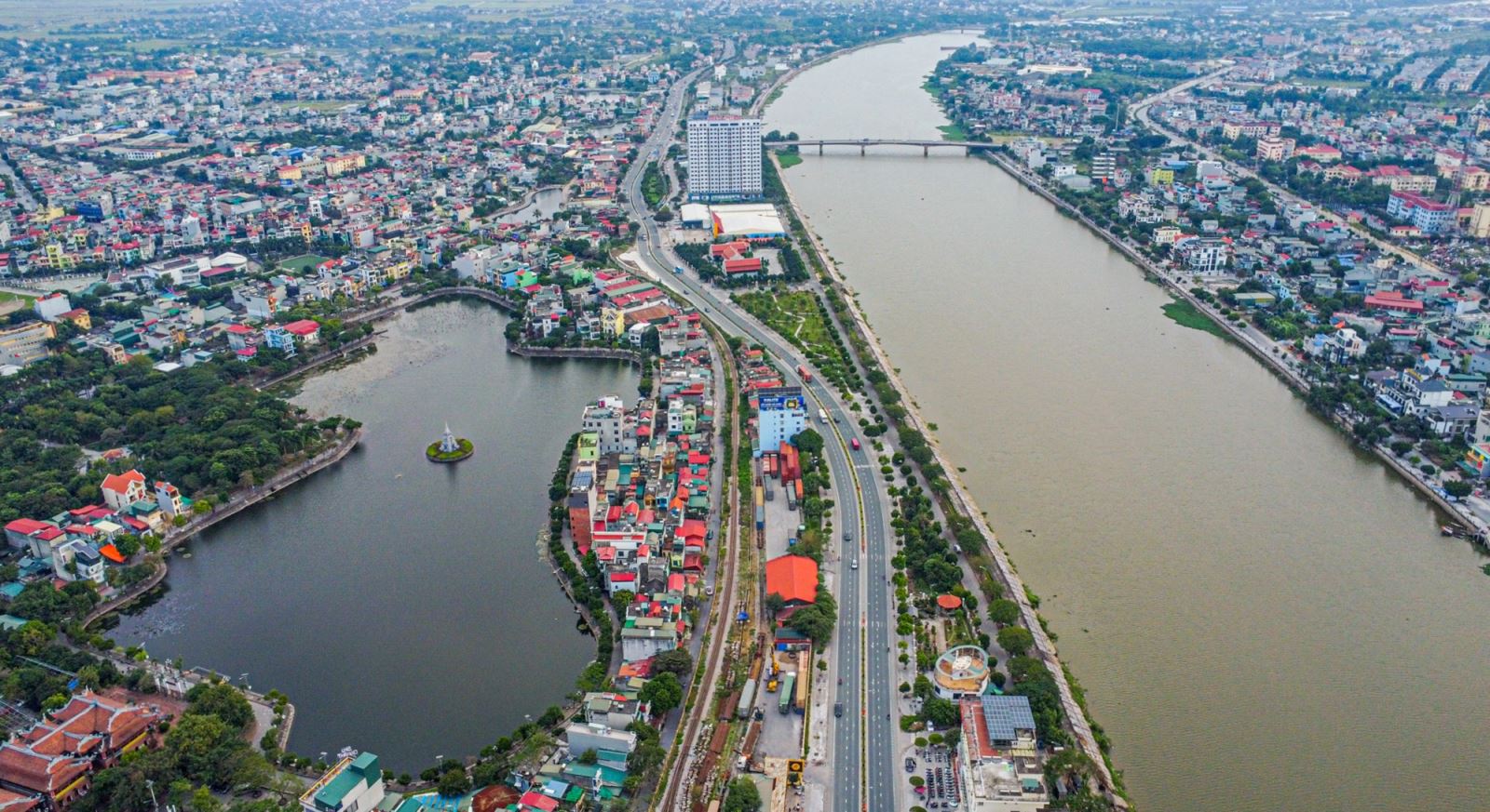 PGS.TS Trần Đình Thiên: Doanh nghiệp chính là yếu tố chuyển hóa tiềm năng thành lợi thế cạnh tranh - Ảnh 2